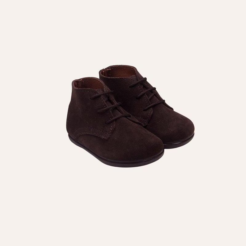 Bota serraje cordones respetuosa