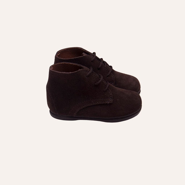 Bota serraje cordones respetuosa