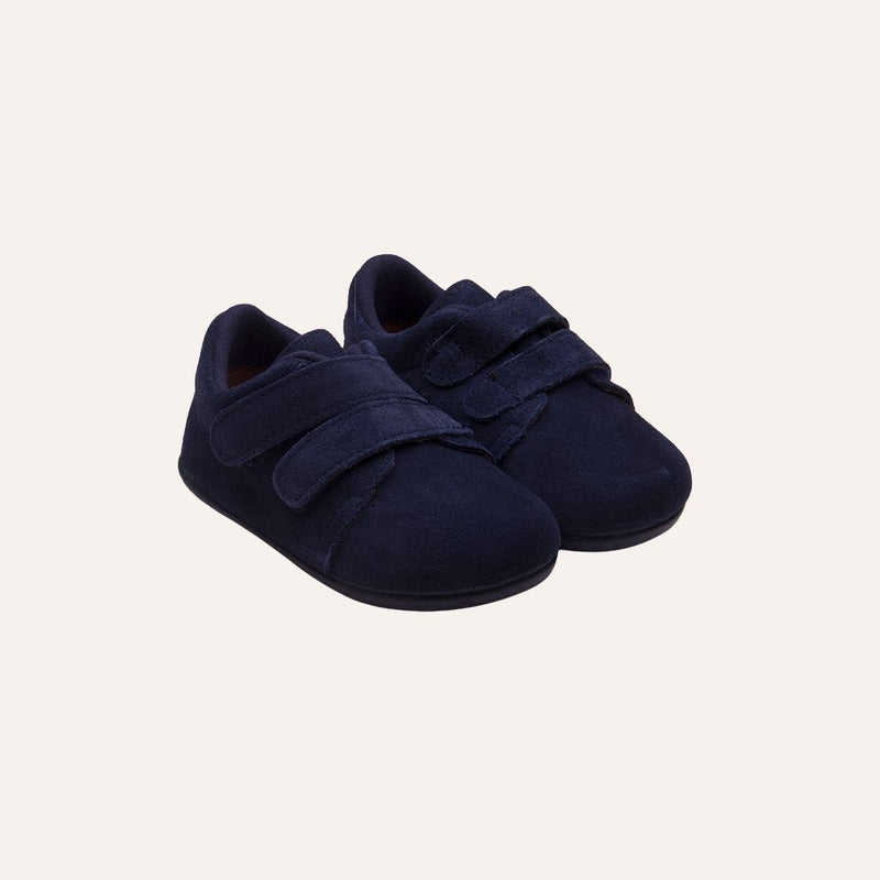 Zapato respetuoso dos velcros