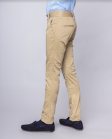 Pantalón largo chino beige